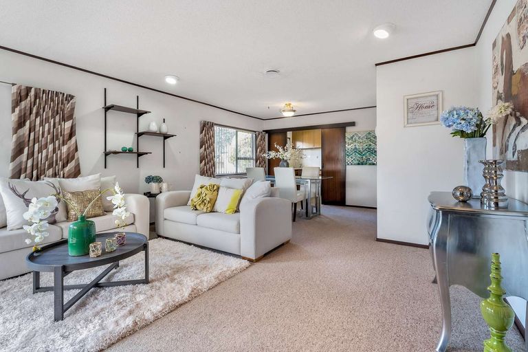 Photo of property in 1/41 Highland Park Drive, Highland Park, Auckland, 2010