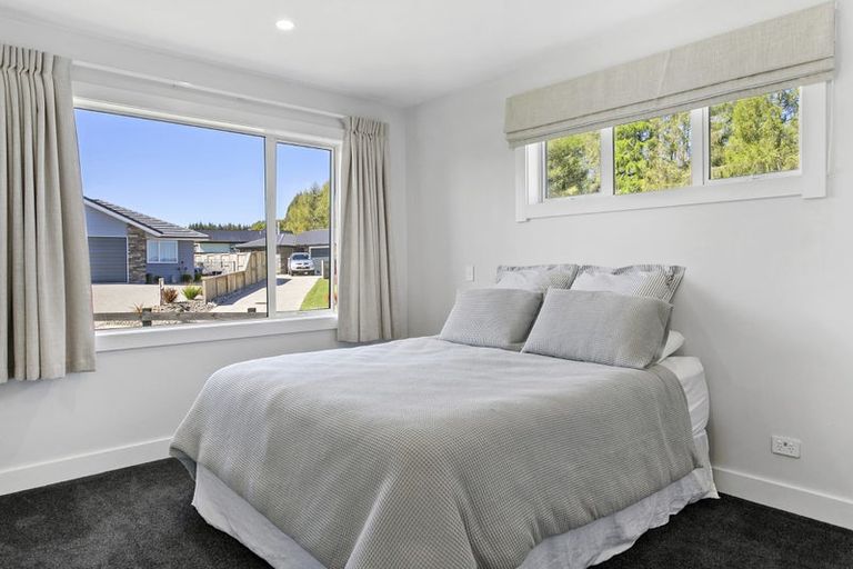 Photo of property in 6 Larches Lane, Kinloch, Taupo, 3377