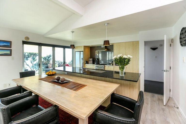 Photo of property in 93 Messenger Terrace, Oakura, 4314