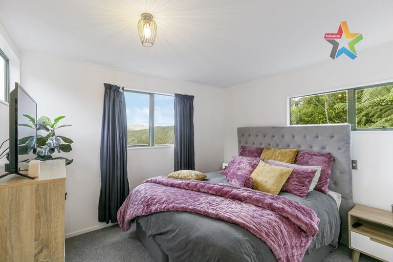 Photo of property in 5a Parsons Glen, Karori, Wellington, 6012