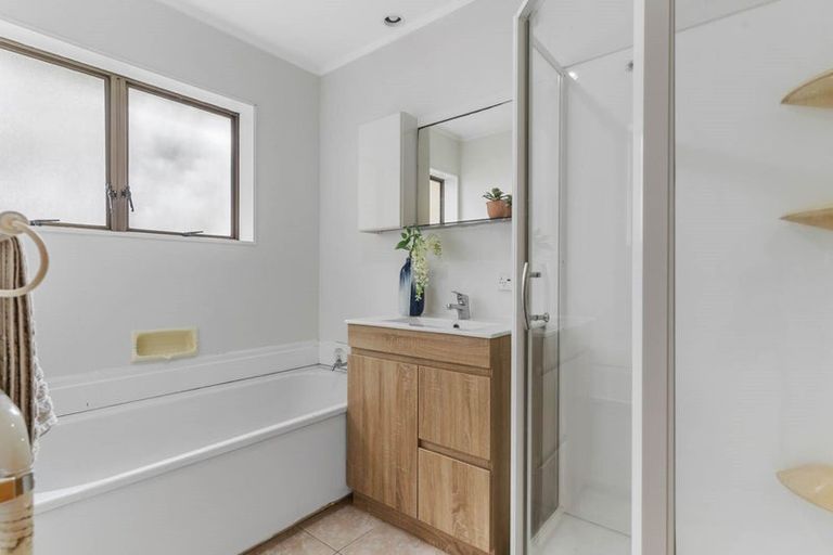 Photo of property in 46 Hutchinsons Road, Bucklands Beach, Auckland, 2014