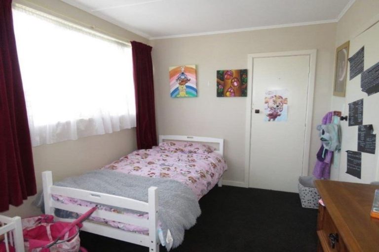 Photo of property in 303 Conyers Street, Strathern, Invercargill, 9812