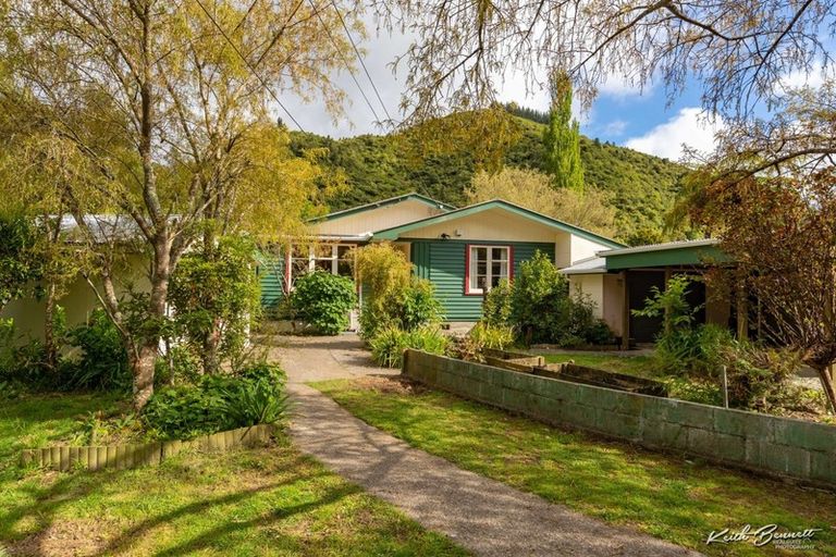 Photo of property in 16 Black Beech Street, Birchville, Upper Hutt, 5018
