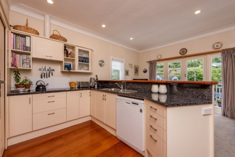 Photo of property in 5 Friend Street, Karori, Wellington, 6012