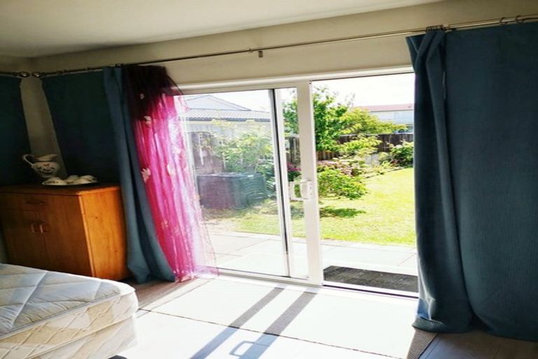 Photo of property in 9 Claresholm Place, Mangere Bridge, Auckland, 2022