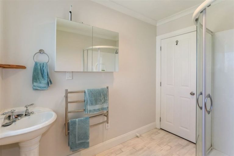 Photo of property in 17 Kohanga Road, Te Kohanga, Tuakau, 2693