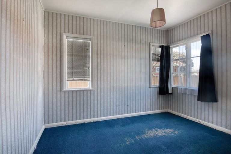 Photo of property in 129 Savage Crescent, West End, Palmerston North, 4412