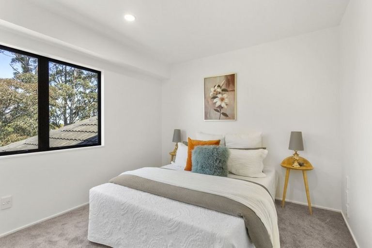 Photo of property in 36 Lorikeet Place, Unsworth Heights, Auckland, 0632