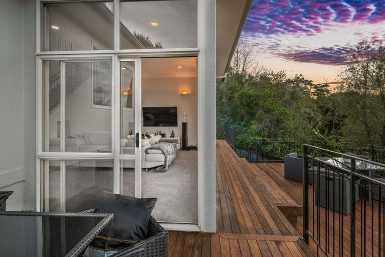 Photo of property in 34 Vermeer Place, West Harbour, Auckland, 0618