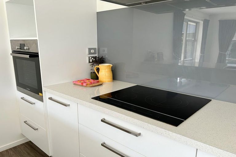 Photo of property in 8 Oakdene Place, Halswell, Christchurch, 8025