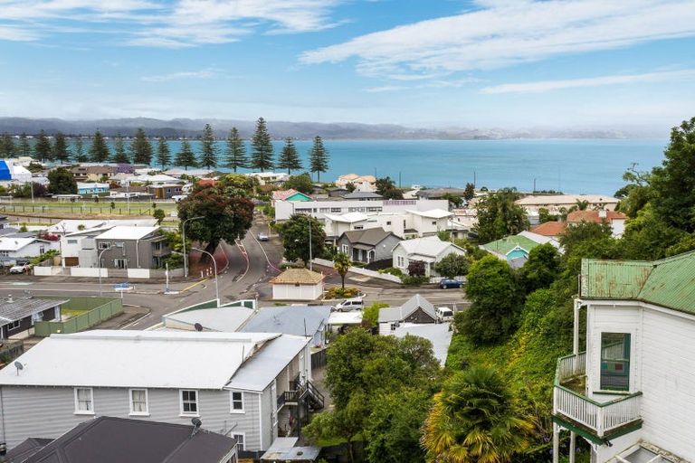 Photo of property in 2b Kowhai Road, Bluff Hill, Napier, 4110