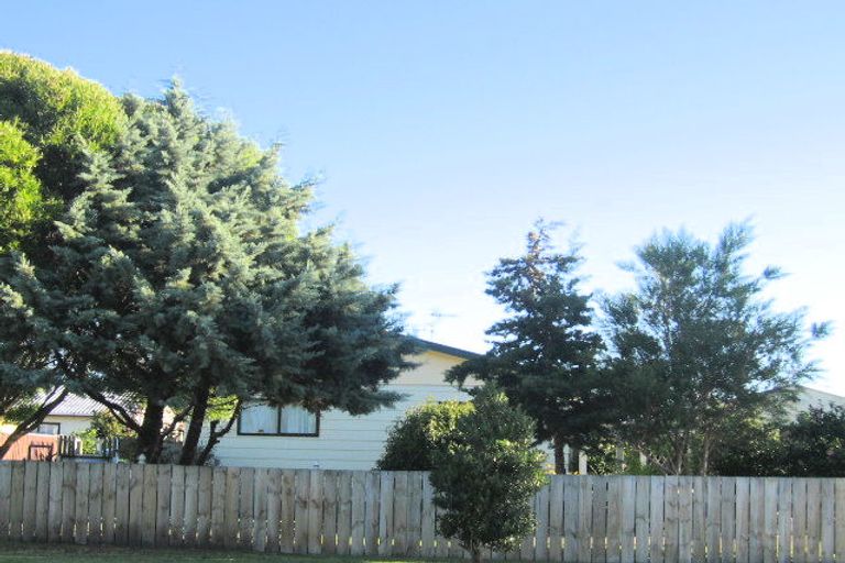 Photo of property in 59 Arawhata Road, Paraparaumu, 5032
