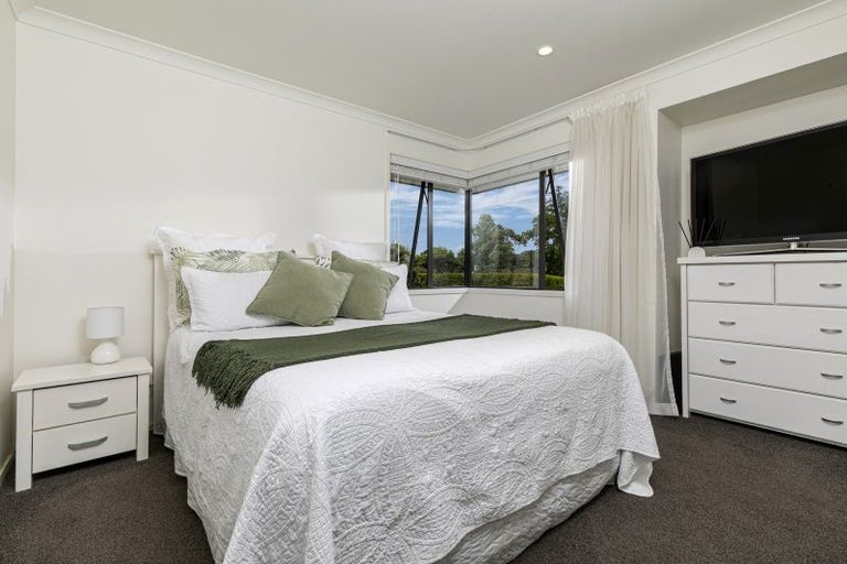 Photo of property in 17 Wautaiti Drive, Riverhead, 0820