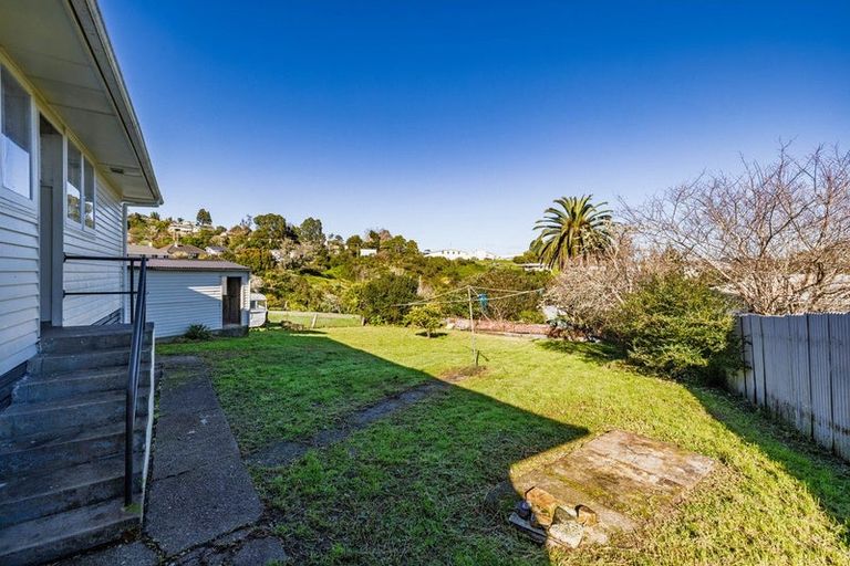 Photo of property in 15 Whiteman Road, Kawakawa, 0210