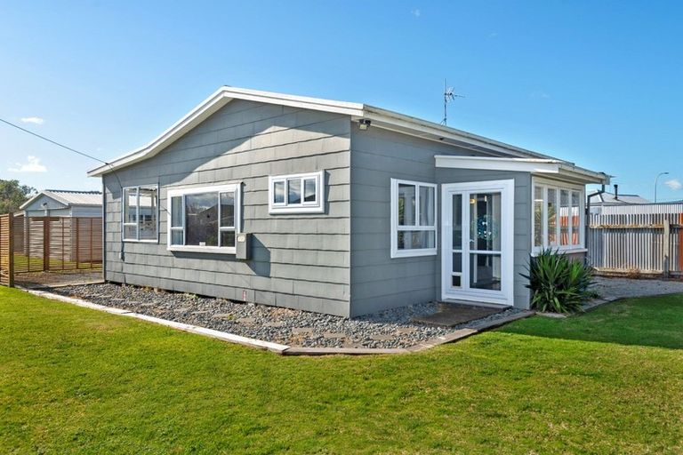 Photo of property in 1 Lyndhurst Street, Awapuni, Gisborne, 4010