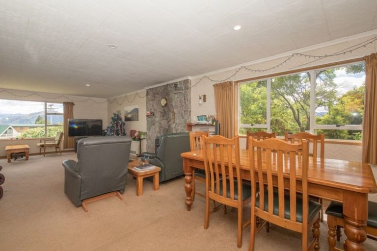 Photo of property in 41 Kennedy Crescent, Wanaka, 9305