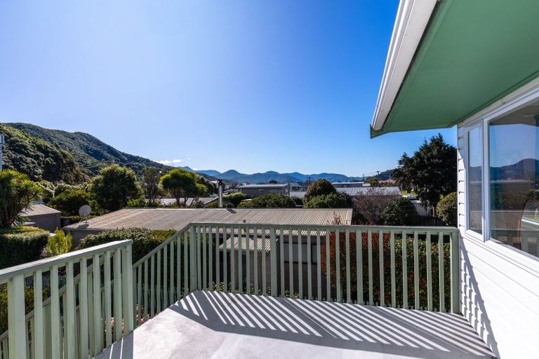 Photo of property in 48 Beach Road, Waikawa, Picton, 7220