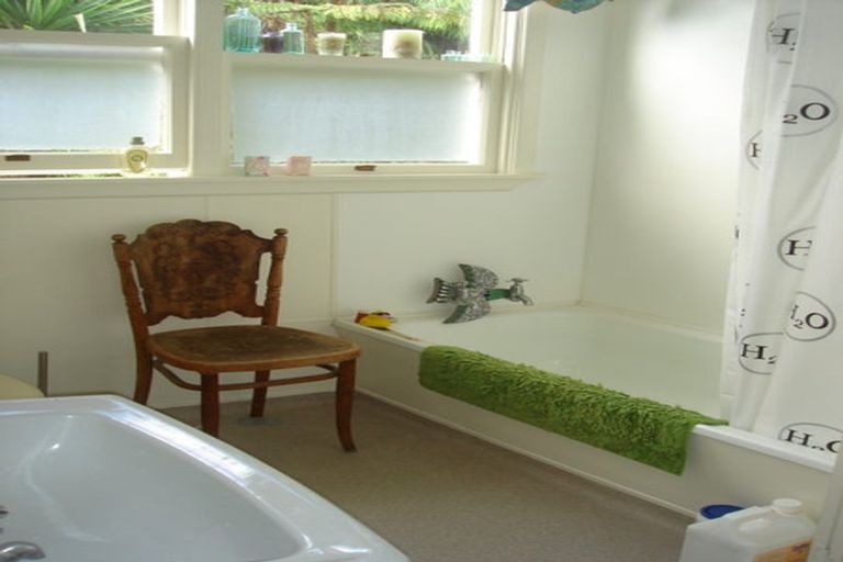 Photo of property in 164 Karori Road, Karori, Wellington, 6012