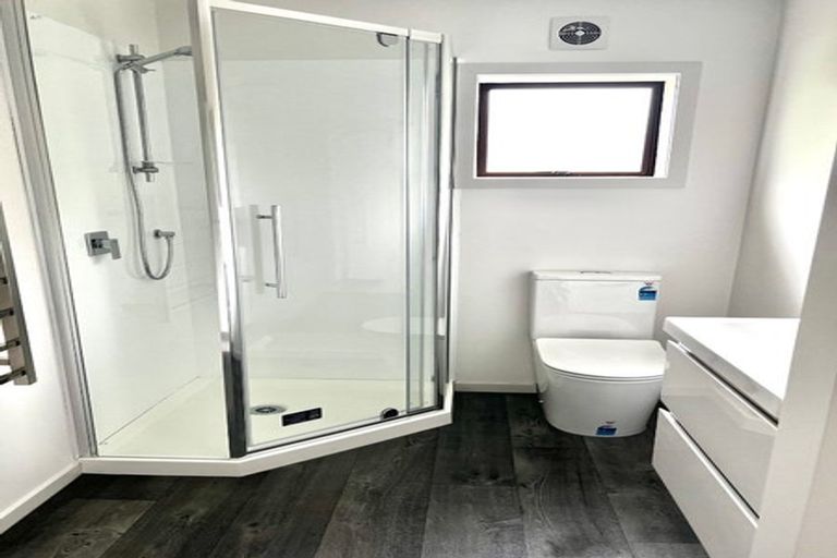 Photo of property in 1/57 Nigel Road, Browns Bay, Auckland, 0630