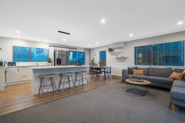 Photo of property in 19 Seagull Place, Whitby, Porirua, 5024