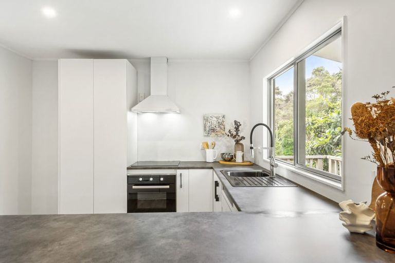 Photo of property in 2/128 Lynn Road, Bayview, Auckland, 0629