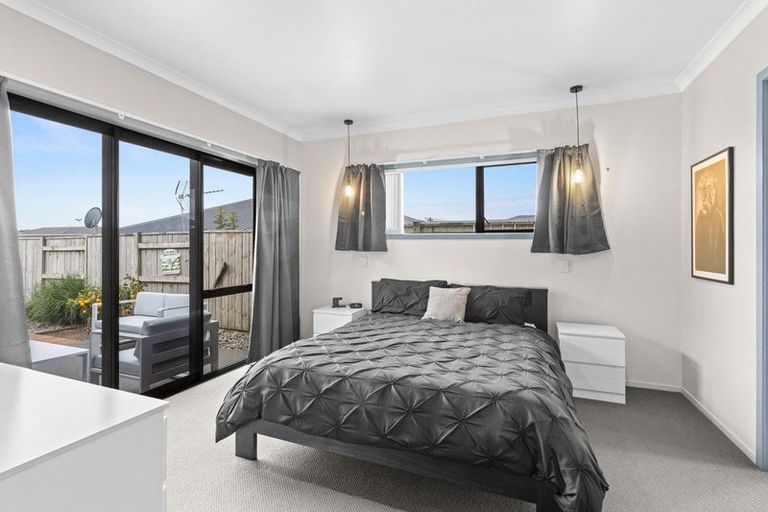 Photo of property in 48 Karamea Street, Whalers Gate, New Plymouth, 4310