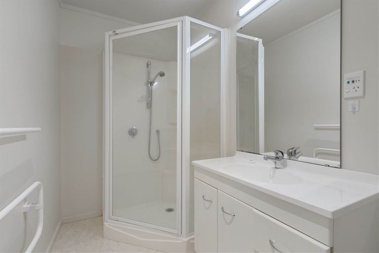 Photo of property in 88 Tauranga Place, Orewa, 0931