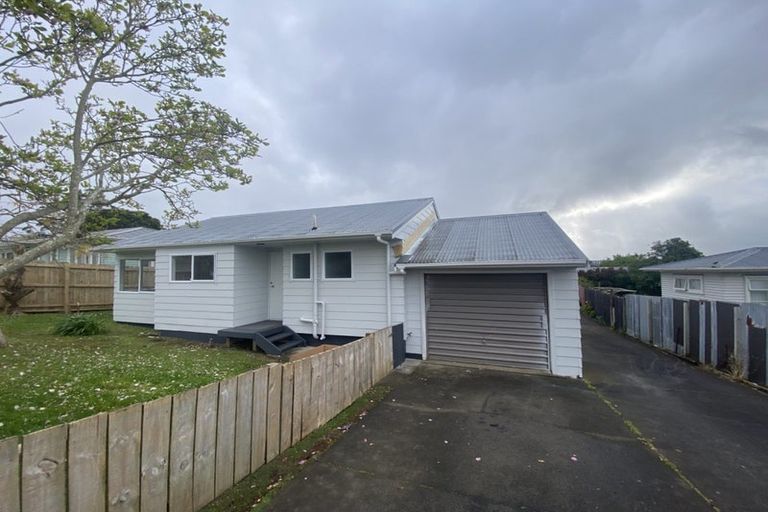 Photo of property in 15 Christmas Road, Manurewa, Auckland, 2102