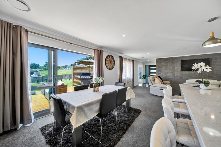 Photo of property in 23 Garrett Drive, Whalers Gate, New Plymouth, 4310