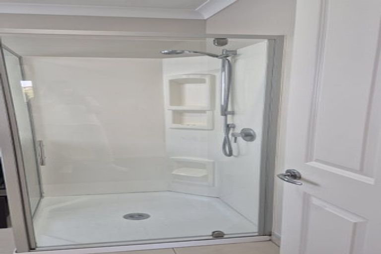 Photo of property in 77 Te Puia Drive, Aotea, Porirua, 5024