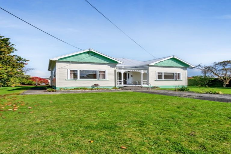 Photo of property in 35 Cracroft Street, Waitara, 4320