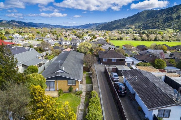 Photo of property in 1/21 Roband Crescent, Brown Owl, Upper Hutt, 5018