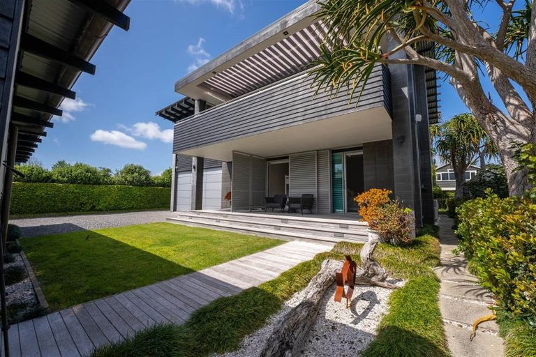 Photo of property in 32 Taumata Road, Omaha, 0986