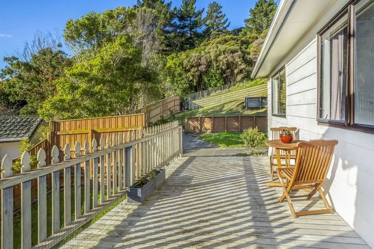 Photo of property in 76 Omapere Street, Whitby, Porirua, 5024
