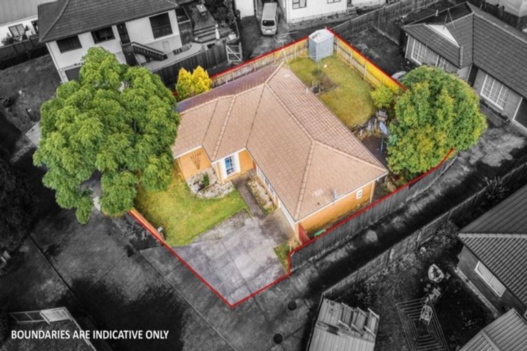 Photo of property in 3/3 Eulogy Place, Randwick Park, Auckland, 2105