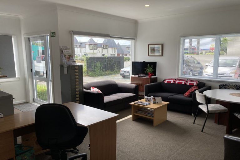 Photo of property in 75 Tahunanui Drive, Tahunanui, Nelson, 7011