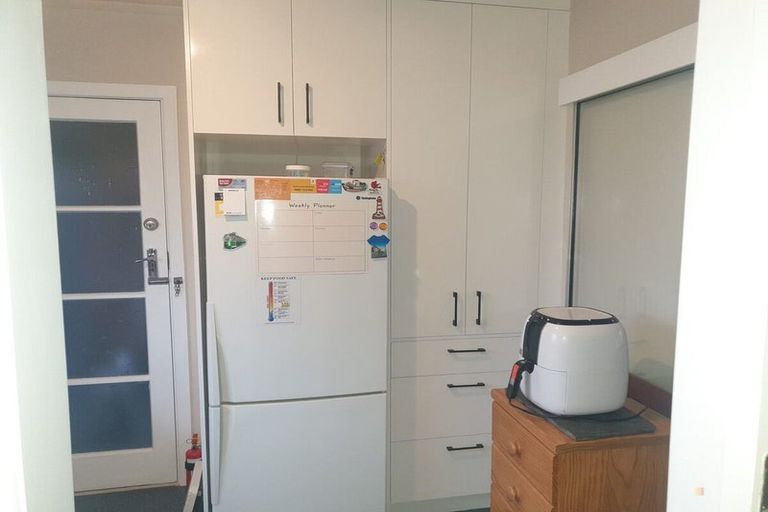 Photo of property in 2/90 Avenue Road, West End, Timaru, 7910