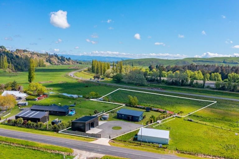 Photo of property in 50 Pukeora Scenic Road, Waipukurau, 4281