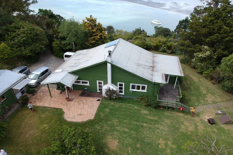 Photo of property in 219 Wade River Road, Wade Heads, Whangaparaoa, 0932