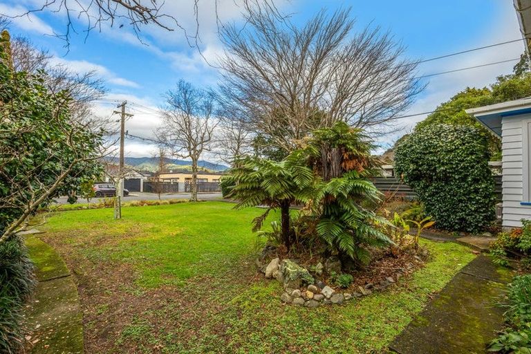 Photo of property in 4 Dover Road, Wainuiomata, Lower Hutt, 5014