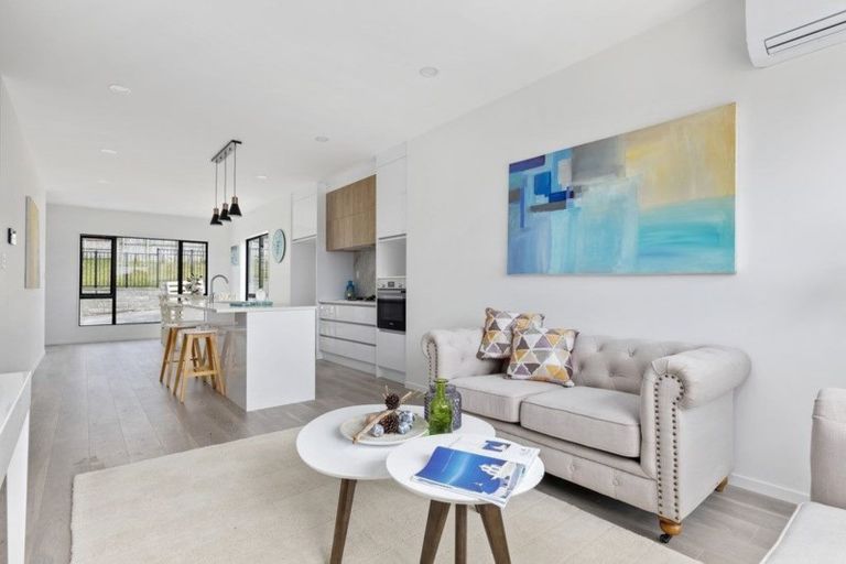 Photo of property in 30 Waihou Crescent, Albany Heights, Auckland, 0632