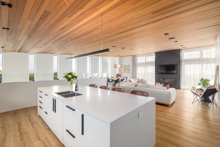 Photo of property in 83 Major Hornbrook Road, Mount Pleasant, Christchurch, 8081