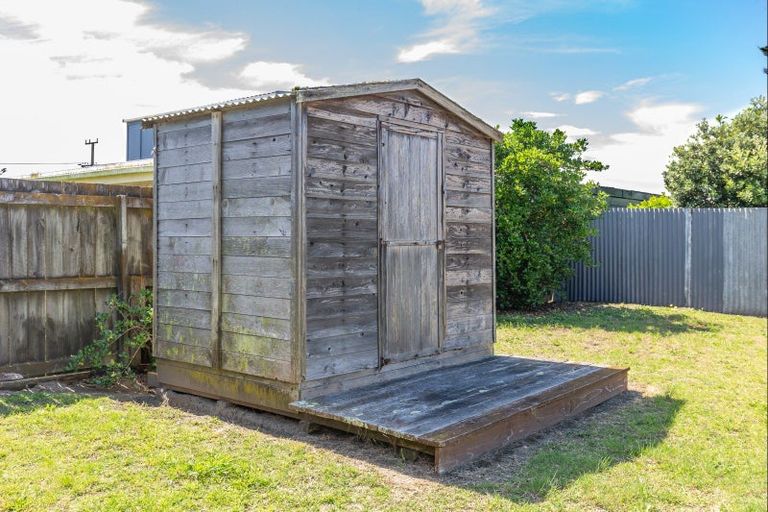 Photo of property in 22 Rangitane Street, Himatangi Beach, Foxton, 4891