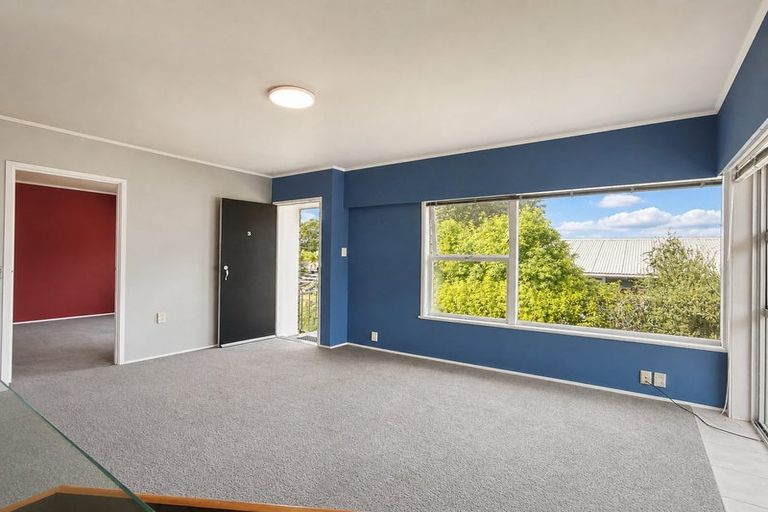 Photo of property in 2/66 Becroft Drive, Forrest Hill, Auckland, 0620