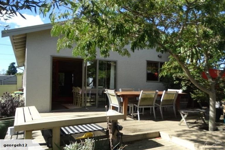 Photo of property in 172 Keyes Road, New Brighton, Christchurch, 8083