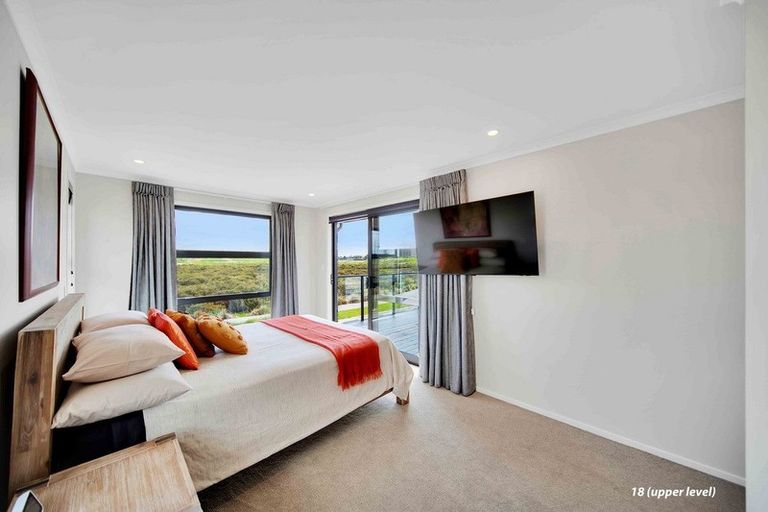 Photo of property in 18a Foreshore Lane, Karaka, Papakura, 2113