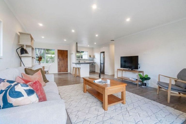 Photo of property in 1/10 Bryers Place, Bayview, Auckland, 0629