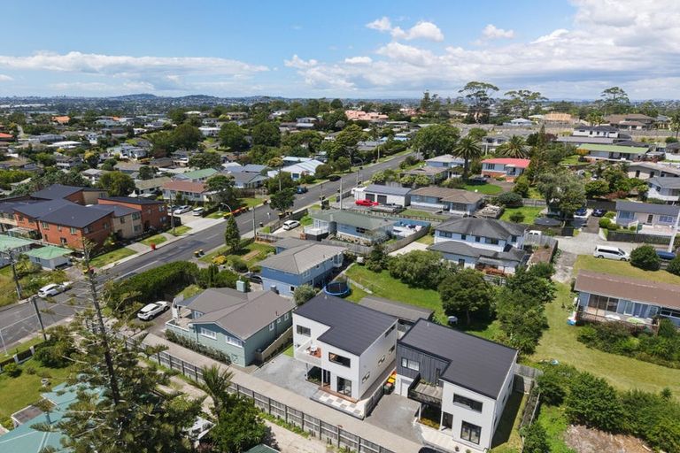 Photo of property in 85a Awaroa Road, Sunnyvale, Auckland, 0612