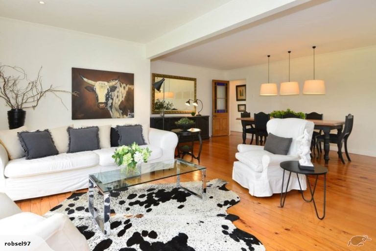 Photo of property in 56 Riverside Road, Orewa, 0931