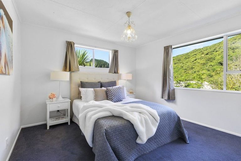 Photo of property in 92 Hazlewood Avenue, Karori, Wellington, 6012